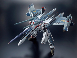DX超合金 VF-25F トルネードメサイアバルキリー(早乙女アルト機) 03