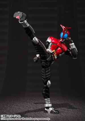 S.H.Figuarts（真骨彫製法） 仮面ライダーカブト ライダーフォーム 06